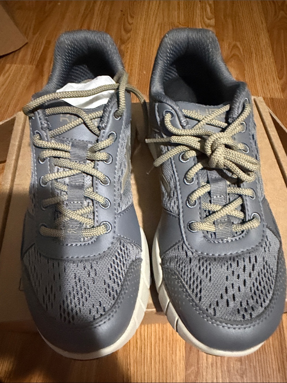 Kuru Woman’s Gray Mesh Athletic Sneakers with Tan Laces